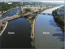 Die durch die zwei Flüsse definierten Grenzen des Gebiets  ( Quelle: „ Lyon Confluence“ Entwicklungsgesellschaft)